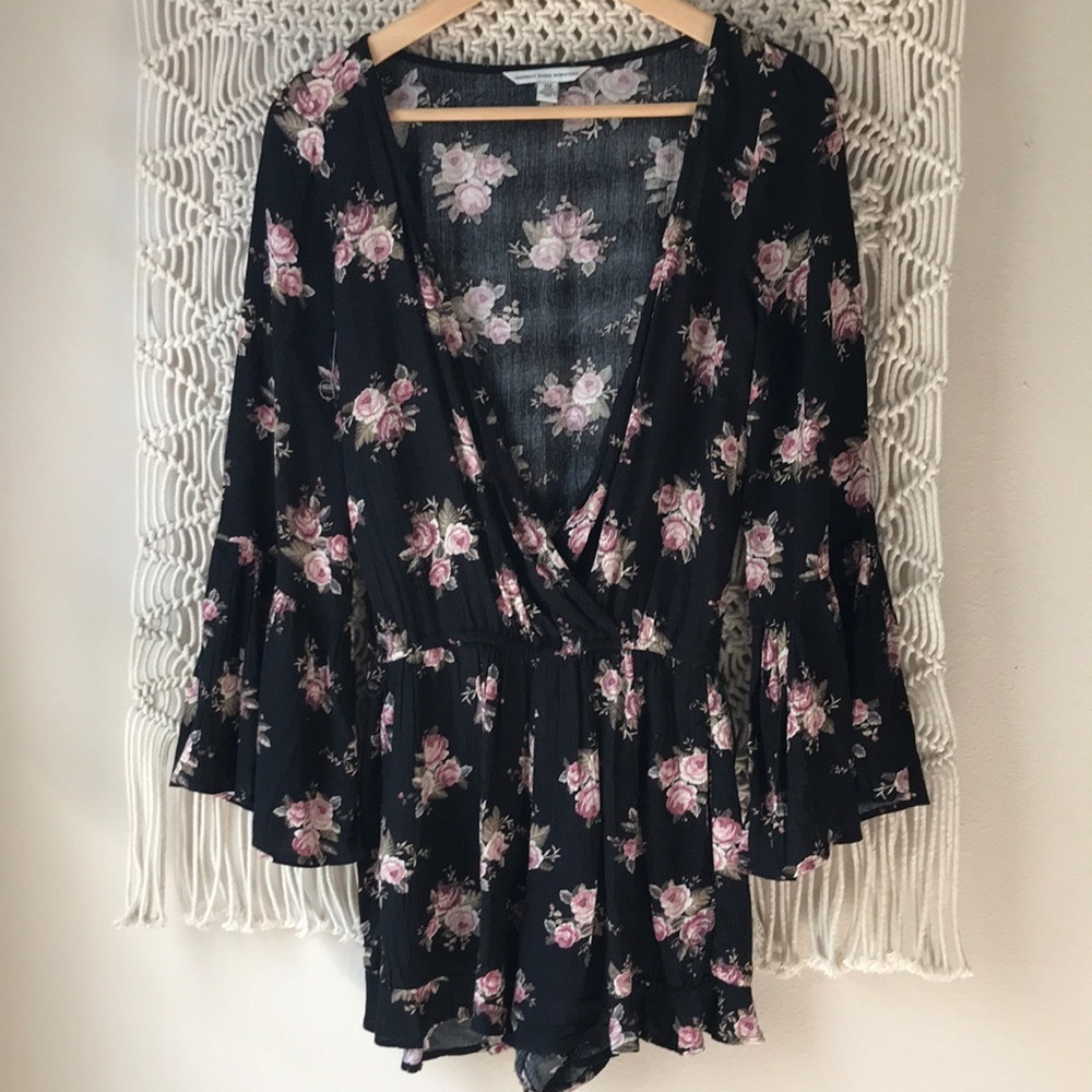 American Eagle Outfitters floral  sz XXS shorts romper